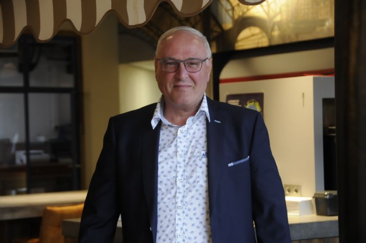 Peter Kreukniet Peter Kreukniet