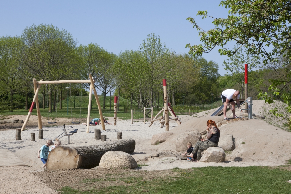 Buitenspelen volwassenen Buitenspelen volwassenen
