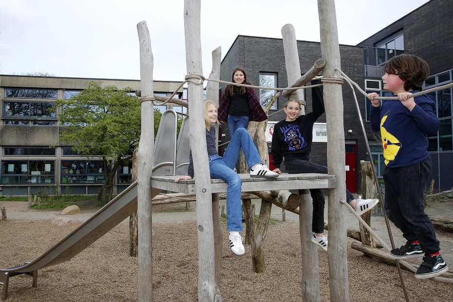 Zo’n 37 procent van de Nederlandse kinderen in de basisschoolleeftijd klaagt thuis wel eens over het schoolplein