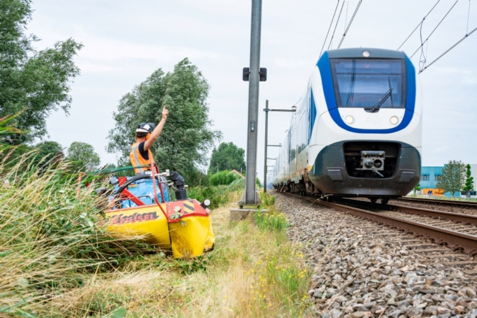 Energreen RoboFifty met schijvenmaaier