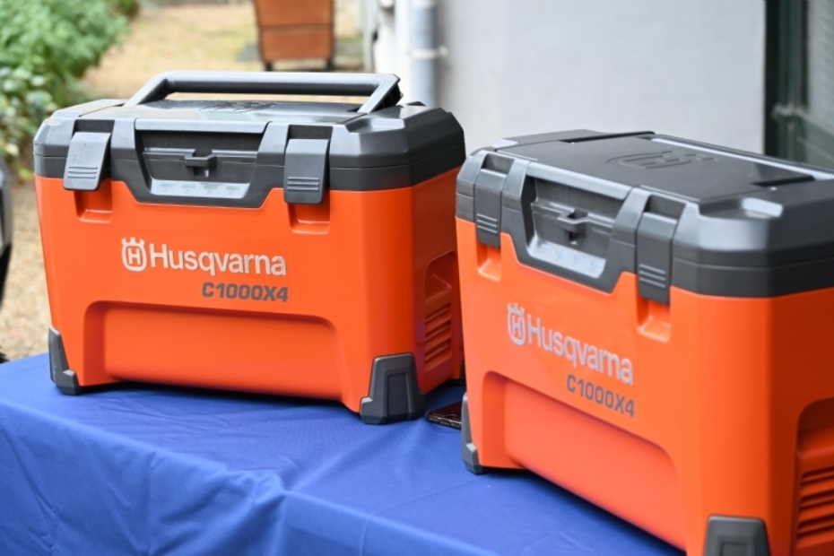 Multi-rack acculader van Husqvarna