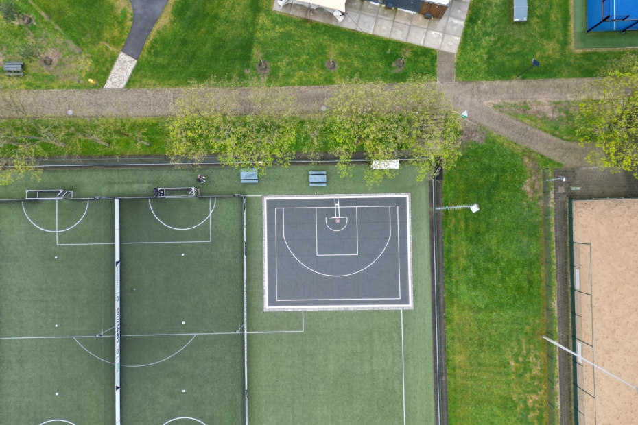 Het 3x3-basketbalveld op sportcentrum Valkenhuizen