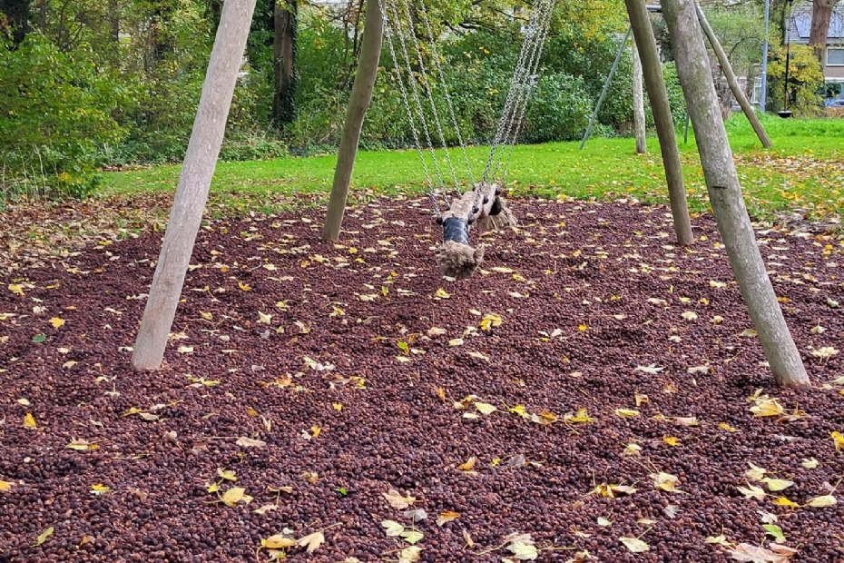 Een speeltuin in Hoek van Holland waar de producten van Nocciolo als valondergrond liggen (foto: Nocciolo)