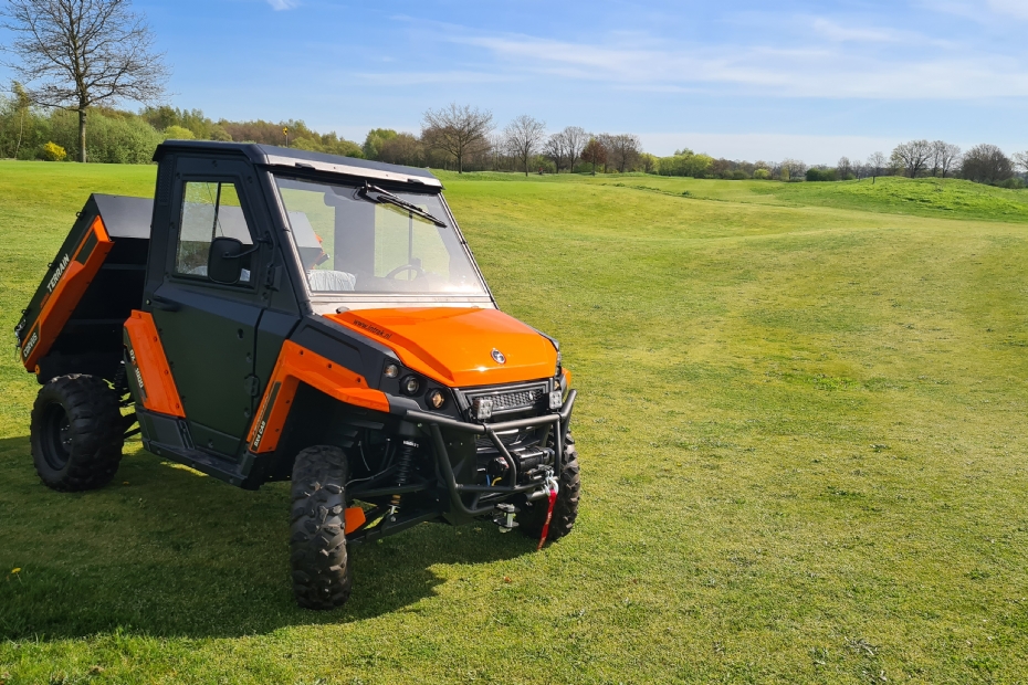 De Corvus DX4. De elektrische versie hiervan heeft een witgrijze tint.