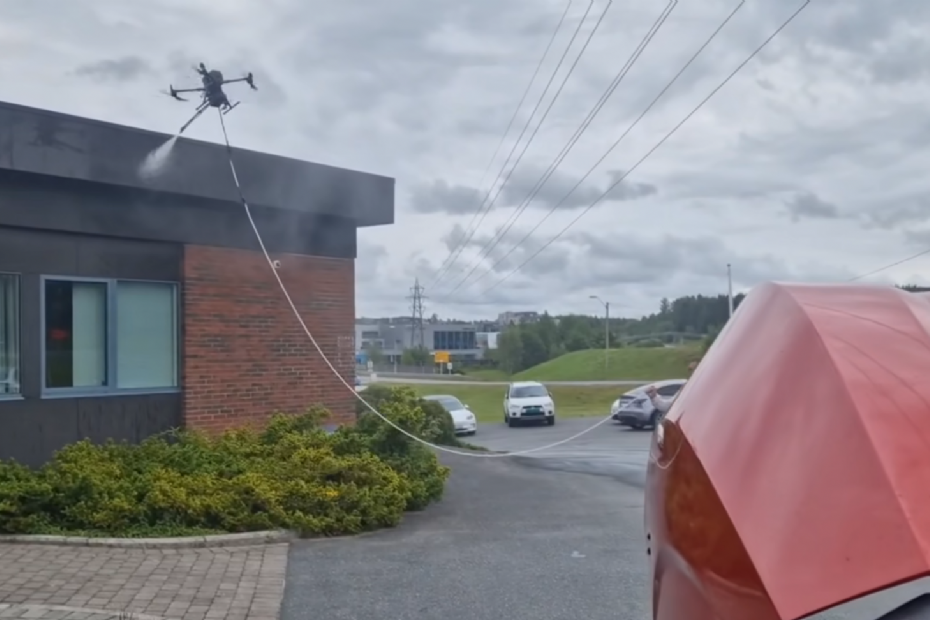 Succesvolle test van Meclean in Noorwegen met een 'was-drone' (videostill)
