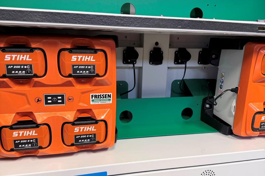 Stihl laders in een Seefion kluis Stihl laders in een Seefion kluis
