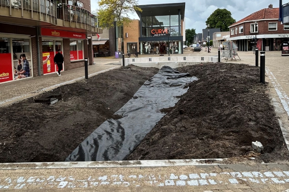 De wadi in het centrum is onderdeel van de herinrichting De wadi in het centrum is onderdeel van de herinrichting