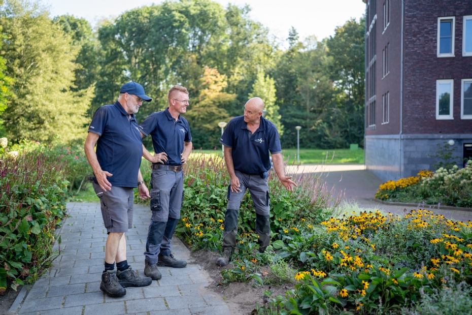 Bij NLG Buitenkansen wordt gewerkt in kleine teams met ��n sociale hovenier en ��n of twee assistenten